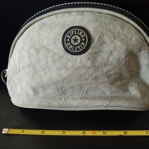 Kipling Pouch